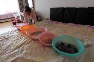 于田楼上漏水，住户失联，小区没物管，业主维权难！律师来支招……